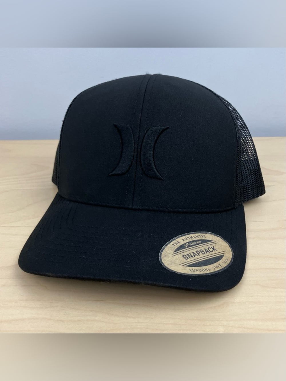 Hurley Snapback Mesh Trucker Hat All Black Embroidered Logo Cap